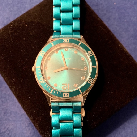 Metal Turquoise, Diamond studs & clear watch - Picture 3 of 5